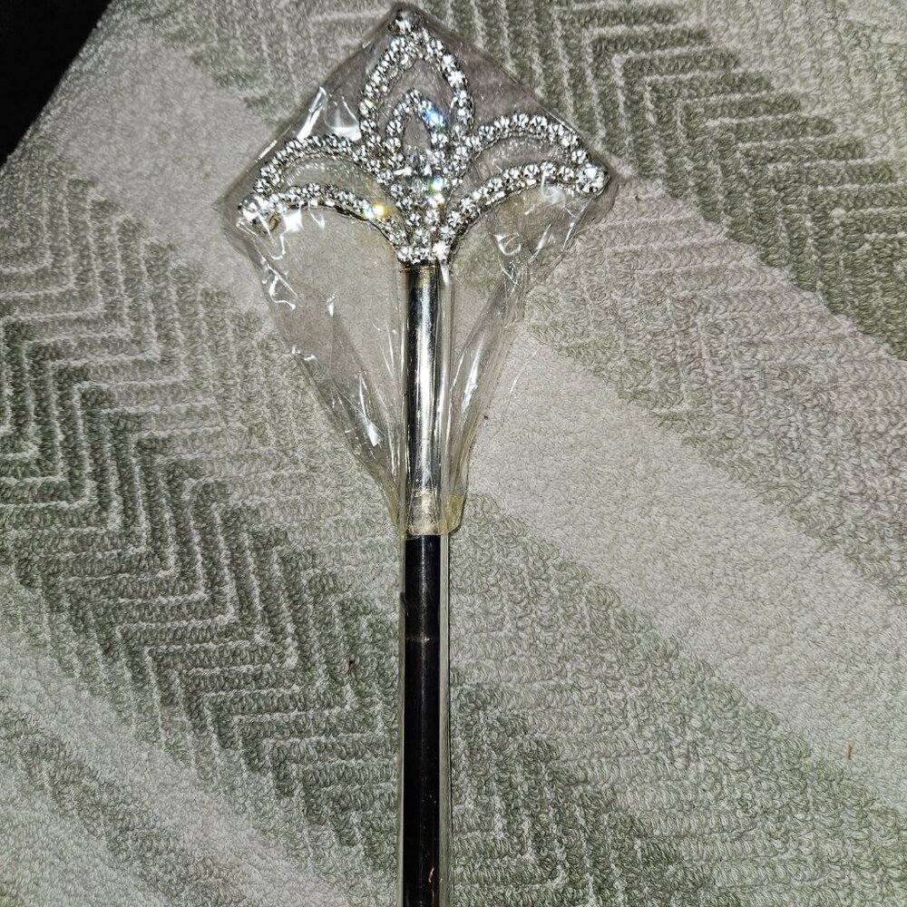 Royal Septer Rhinestone Queen - Picture 2 of 14